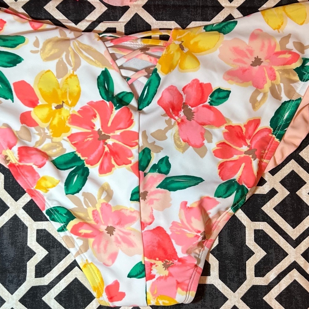 Floral Bikini Set - Picture 7 of 7